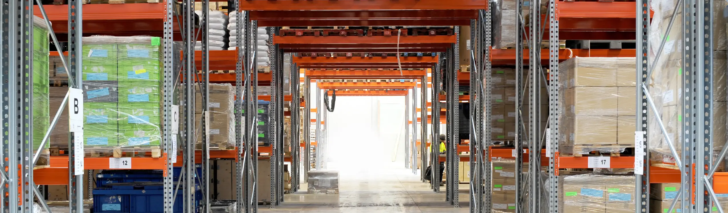 Seguridad en almacenes: lo que debes saber de racks industriales. | PM STEELE®